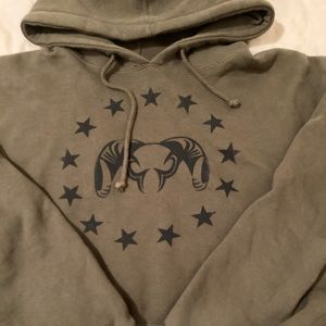 XL green Kuiu hoodie